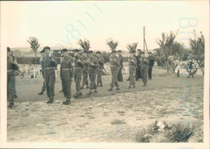 1950s Royal Artillery HAA Battery 29 Corrunna Funeral Guard of honour 4*3" - Picture 1 of 2