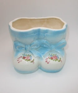 Vintage Nancy Pew Gift Wares Of Japan 1960's Baby Shoes Ceramic Planter - Picture 1 of 6