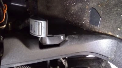 CHEVROLET SUBURBAN1500 2008 LEFT DRIVER KICK PANEL 413423 - Image 1 of 4