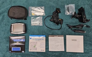 Garmin Zumo 550 Bundle With 2 Mounts, Power Cords And Case - Lifetime Maps - Picture 1 of 15