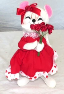 Annalee Anna Lee Valentine’s Day Mouse  - Red Dress & Flowers 8” - Picture 1 of 2