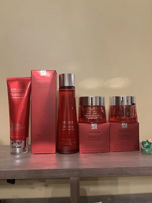 Estee Lauder Nutritious Super-Pomegranate Set- Cleanser, Lotion, Day&Night Cream - Image 1 of 3