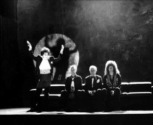 Freddie Mercury, Roger, Brian and John Unsigned 10" x 8" Photo - Queen *833 - Picture 1 of 1
