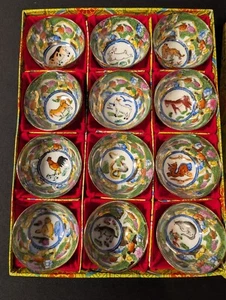 Juego de 12 cuencos de porcelana del zodiaco chino animales pintados a mano florales coloridos - Imagen 1 de 7
