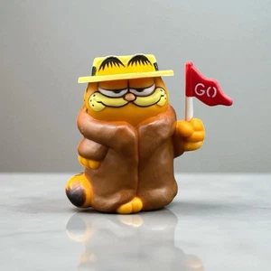 1981 Garfield Go Flag Figurine Jim Davis PVC Toy Vtg United Feature Hong Kong - Picture 1 of 8