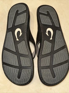 OLUKAI ‘TUAHINE’ MENS BLACK SANDAL/SLIDE/FLIP FLOPS SIZE 43/10 $130 - Picture 1 of 9