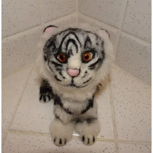 White & Black Needled Felting Tiger felted animal tiger collectable handmade - Picture 1 of 13