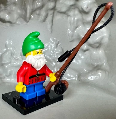 LEGO (8804) CMF Series 4 Lawn Gnome Minifigure col04-1 Complete w/accessories - Image 1 of 4