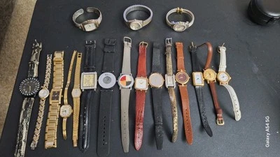 Lote de 18 relojes vintage para mujer varias marcas Timex Elgin NY Jeans Anne Klein Foto 1 de 4