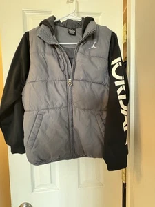 Jordan Puffer Jacket Boys Medium Gray Black Nylon Long Sleeve Hooded Full Zipper - Picture 1 of 6