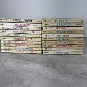 Lot of 20 Harlequin Presents Romance Paperback Books Vintage 1497 - Foto 1 di 15