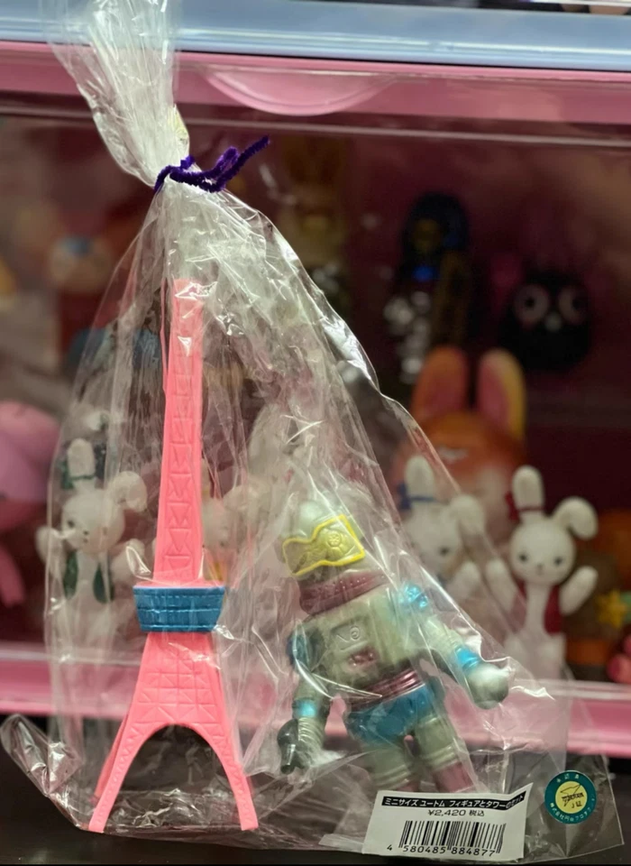 Bullmark Ultraman 系列 U-tom Kaiju 东京塔白色粉红色人偶 Sofubi 模型 — 第 1/1 张图片