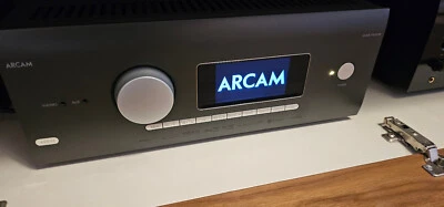 Sintoamplificatore Audio Video Arcam AVR11 - Immagine 1 di 4