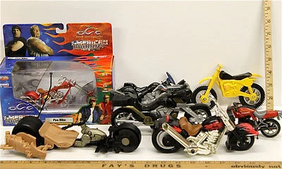 Lote de 7 piezas de motocicletas diecast y plástico American Chopper Harley Suzuki  Foto 1 de 4
