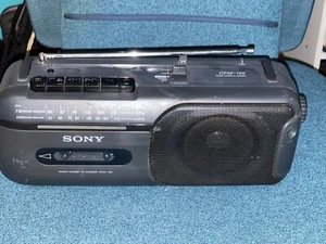 Sony Tragbarer Radio Kassettenrekorder Ghettoblaster CFM-155 AM/FM Tuner funktioniert gut - Bild 1 von 9