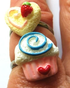 Cute *Strawberry heart cake and cupcake* 🍰❤️set of 2 adjustable rings - Picture 1 of 4