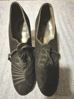 Old Stock Suede 1930s Vintage Womens Shoes - Image 1 of 4
