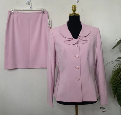 Nuevo con etiquetas Traje Falda Stresa Mujer Rosa 100% Poliéster 2 Piezas Talla 12P, Precio de venta sugerido por el fabricante 280 USD. Foto 1 de 4
