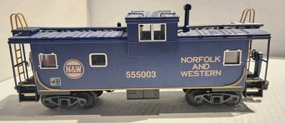 MTH 20-91387 O Scale NS Heritage Extended Vision Caboose Norfolk &Western 555003 - Image 1 of 4