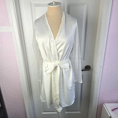 Flora Nikrooz De Colección Talla XS Marfil Satinado Encaje Corto Kimono Bata Lencería Espalda Transparente Foto 1 de 4