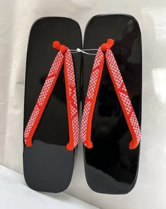 Traditional Japanese Black and Red Womens Koma Geta Wood Sandals Clogs 25.5 cm - Picture 1 of 4
