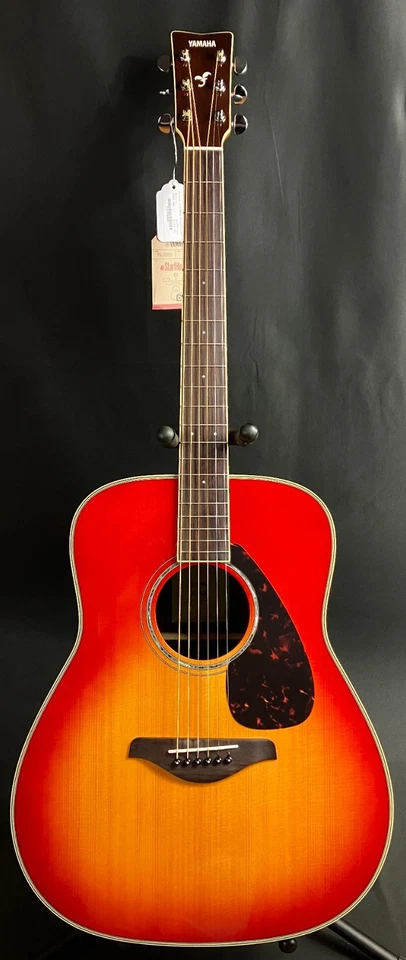 Guitarra Acústica Yamaha FG830 Tapa Sólida Dreadnought Acabado Ráfaga de Otoño Foto 1 de 4