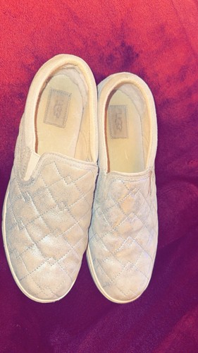 Sneaker Ugg Slip on stile trapuntato con un tocco di glamour #ugg