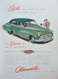 Oldsmobile 1946 vehículo verde sedán post Segunda Guerra Mundial arte - Imagen 1 de 1