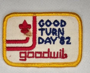 1982 Good Turn Day Goodwill Vintage Boy Scouts Patch - Picture 1 of 3