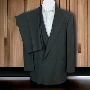 Lord & Taylor 2 Piece Suit Mens 42L 34x30 Green Check FLAW - Picture 1 of 8