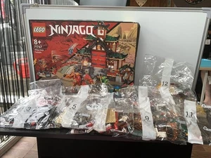 LEGO NINJAGO: Ninja Dojo Temple (71767) Bustine 3-12 Nuove - Foto 1 di 9