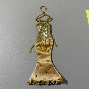 Abito paillettes oro ornamento perline miniatura decorativo da appendere - Foto 1 di 6