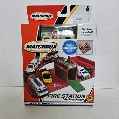 老式玩具美泰车轮火柴盒消防站带玩具套装密封 2001 * — 第 1/4 张图片