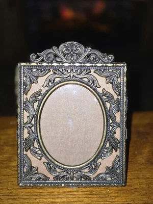 "ANTIGUO marco de fotos de latón ornamentado victoriano macizo hecho en ITALIA 5 1/2""x4"""  Foto 1 de 4