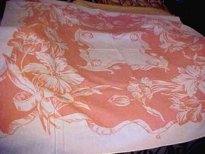 Vintage rosa & weiße Tischdecke mit Blumen & Bändern - Bild 1 von 4
