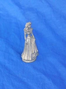 Monopoly The DISNEY EDITION Cinderella Mover Metal Token Vintage 2001 - Picture 1 of 4