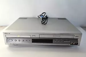 Sony SLV-D100 DVD & VCR Kombiplayer (ohne Fernbedienung) - Bild 1 von 8
