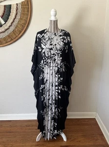 Vintage 70s Accordion Caftan Hawaiian Palm Floral Dress Black And White One Size - Picture 1 of 10