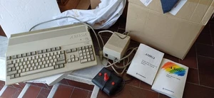 Commodore amiga A 500 +POWER+ Joystick e 32 Floppy giochi registrati - Zdjęcie 1 z 20