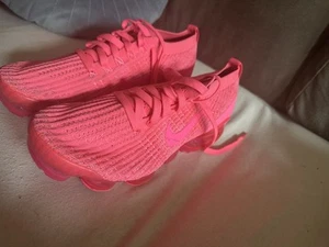 NIKE Air VaporMax 2 Damen Sneaker Sportschuhe Laufschuhe Gr. 40.5 Pink Rosa - Bild 1 von 3