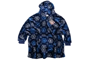 Mad Dog Kids Sherpa Hooded Wearable Blanket Blue Snowflake 8–13Y New Cozy - Picture 1 of 4