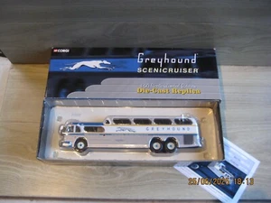 CORGI CLASSICS US54406 GREYHOUND SCENICRUISER GM4501 CHICAGO EXPRESS. - Picture 1 of 3