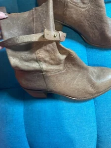 Braune Damen-Stiefeletten der Marke Lucky 2 Zoll Absatz Schnalle Akzent Größe 8,5 - Bild 1 von 8
