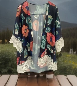 Blusa Multicolor Grande Floral Negra Blanca Base Estilo Abierto Talla M - Imagen 1 de 7