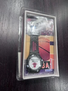 Orologio NBA Chicago Bulls 1995 nuovo con scatola epoca Jordan & Pippen - Foto 1 di 4