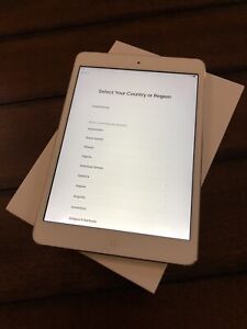 Apple iPad mini 2 - 7.9inch 32GB Silver (A1489) WiFi