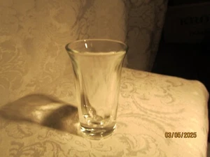 Vaso de chupito Tapper transparente pesado de 3 3/4" de alto - Imagen 1 de 7