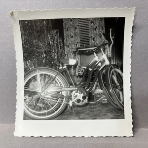 Foto encontrada de colección mañana de Navidad par de bicicletas Schwinn Spitfire años 60 - Imagen 1 de 2