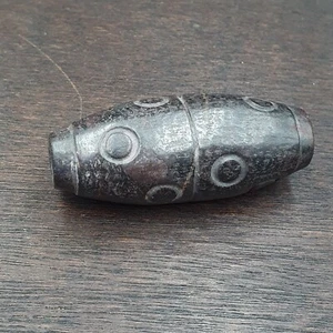 AA antica pietra magnetica nera misteriosa scultura animale pietra amuleto perline - Foto 1 di 7