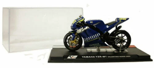 YAMAHA YZR-M1  N°46 DE VALENTINO ROSSI DE 2005   1/24ème - Photo 1/1